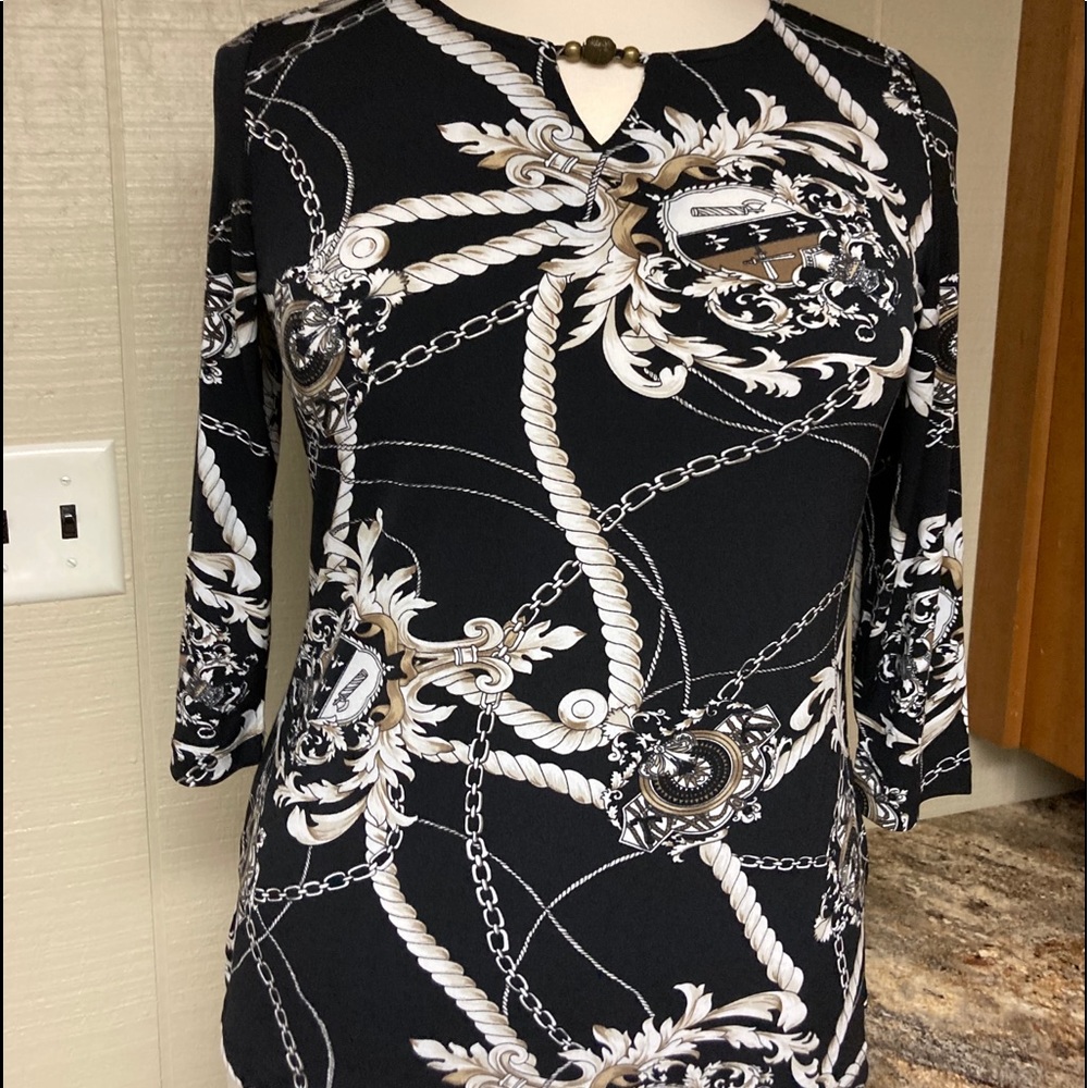 Susan Graver black & white top.